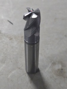 DESCRIPTION: (1) SOLID CARBIDE CORNER RADIUS END MILL BRAND/MODEL: ACCUPRO 90784059 SIZE: 5/8" dia 3/4" LOC RETAIL$: $99.01 QTY: 1