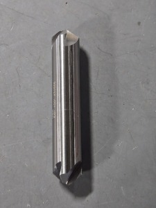 DESCRIPTION: (2) HSS 100 DEG COUNTERSINK BRAND/MODEL: HERTEL 89336010 SIZE: 5/8" HEAD DIA 5/8" SD RETAIL$: $105.02 QTY: 2