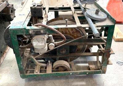 CONCRETE SAW WITH HONDA ENGINE