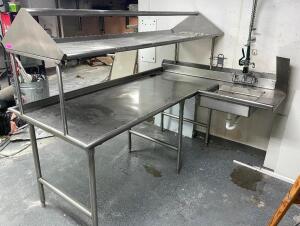 DESCRIPTION: 7' X 5' LEFT SIDE " L " SHAPE STAINLESS SOIL TABLE W/ SPRAY STATION AND RISER. SIZE: 7' X 5' LOCATION: KITCHEN QTY: 1