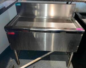 DESCRIPTION: 36" STAINLESS UNDER BAR DRY BOARD SIZE: 36" LOCATION: BAR QTY: 1