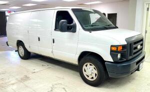 2014 Ford Econolone Van