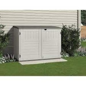 DESCRIPTION: STOW-AWAY 3 FT. 8 IN. X 5 FT. 11 IN. RESIN HORIZONTAL STORAGE SHED BRAND/MODEL: SUNCAST RETAIL$: $411.99 LOCATION: WAREHOUSE QTY: 1