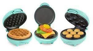 DESCRIPTION: NOSTALGIA MY MINI BUNDLE INCLUDES MINI WAFFLE MAKER, MINI GRIDDLE, AND MINI CUPCAKE MAKER BRAND/MODEL: NOSTALGIA RETAIL$: $26.99 LOCATION