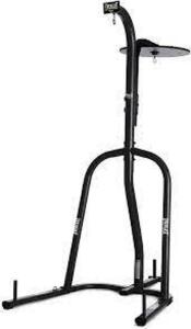 DESCRIPTION: EVERLAST DUAL-STATION HEAVY BAG STAND, BLACK STEEL BRAND/MODEL: EVERLAST RETAIL$: $138.89 LOCATION: WAREHOUSE QTY: 1