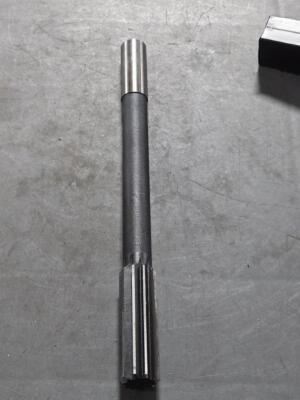 DESCRIPTION: (1) HSS SF/SS CHUCKING REAMER BRAND/MODEL: VC 02310563 SIZE: 7/8" dia RETAIL$: $58.66 QTY: 1