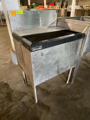 DESCRIPTION: PERLICK 21" STAINLESS UNDER BAR ICE KEEPER - NO LID BRAND / MODEL: PERLICK LOCATION: BAY 6 QTY: 1