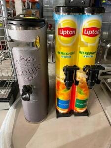 DESCRIPTION: (2) ICE TEA DECANTERS / DISPENSER. BRAND / MODEL: LIPTON LOCATION: BAY 7 THIS LOT IS: ONE MONEY QTY: 1