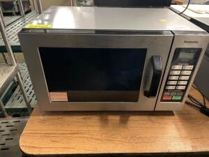 DESCRIPTION: PANASONIC COMMERCIAL MICROWAVE. BRAND / MODEL: PANASONIC ADDITIONAL INFORMATION TESTED AND WORKING LOCATION: BAY 7 QTY: 1