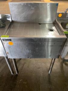 DESCRIPTION: PERLICK 25" UNDER BAR STAINLESS DRY BOARD. BRAND / MODEL: PERLICK LOCATION: BAY 6 QTY: 1