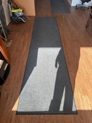 FLOOR MAT