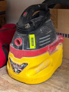 2.5 GAL. WET DRY VAC