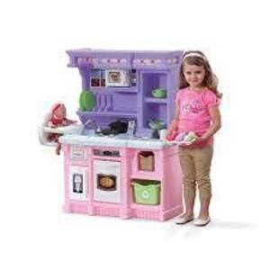 DESCRIPTION: (1) PLAY KITCHEN BRAND/MODEL: STEP 2 INFORMATION: PINK AND PURPLE RETAIL$: $98.00 SIZE: KING QTY: 1