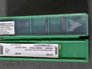 DESCRIPTION: (20) "SEPARATOR" X2 ULTRA CARBIDE GROOVING INSERTS BRAND/MODEL: WIDIA 3540929 SIZE: .126" WOC RETAIL$: $243.60 QTY: 20