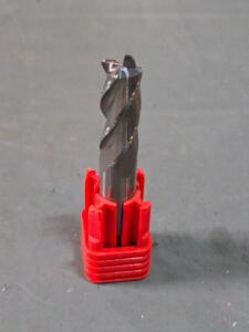 DESCRIPTION: (4) SOLID CARBIDE SQ END MILL BRAND/MODEL: FULLERTON 32017CR SIZE: 3/8" DIA 1" LOC .025 CR RETAIL$: $51.20 QTY: 4
