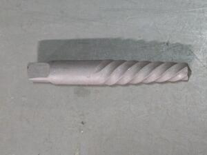 DESCRIPTION: (4) SPIRAL FLUTE SCREW EXTRACTORS BRAND/MODEL: CHICAGO LATROBE 1U224 SIZE: #5 RETAIL$: $36.06 QTY: 4