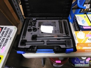 DESCRIPTION: (1) UNIVERSAL BORING AND FACING MASTER HEAD ACCESSORIES BRAND/MODEL: NAREX #VHU125X4-7/8 INFORMATION: MUST INSPECT MISSING BORING AND FAC