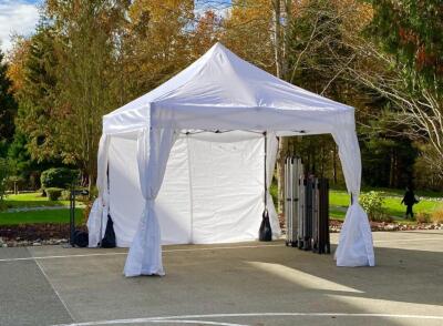 COMMERCIAL POP UP TENT