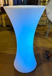 GLOWING LIGHT UP COCKTAIL TABLE