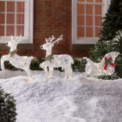 Lighted Reindeer and Sleigh Set