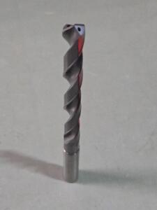 DESCRIPTION: (2) SOLID CARBIDE COOLANT DRILLS BRAND/MODEL: YG-1 DH453094 SIZE: 9.4mm RETAIL$: $387.98 QTY: 2