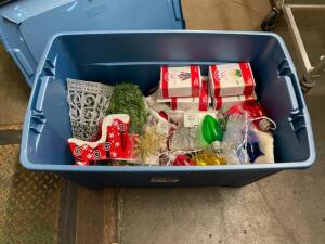 TOTE OF ASSORTED CHRISTMAS DECOR