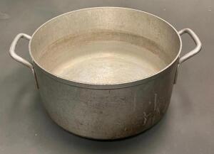 14" R X 7" DEEP ALUMINUM STOCK POT