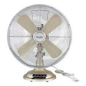 DESCRIPTION: (1) TABLE FAN BRAND/MODEL: BETTER HOMES AND GARDENS RETAIL$: $40.00 SIZE: 12 " QTY: 1