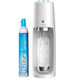 DESCRIPTION: (1) SPARKLING WATER MAKER BRAND/MODEL: SODA STREAM INFORMATION: WHITE RETAIL$: $116.99 QTY: 1