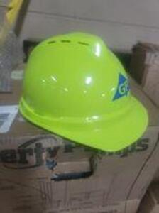 DESCRIPTION: (1) CASE OF APPROX (10) FULL BRIM HARD HAT BRAND/MODEL: MSA #4LN95 INFORMATION: GREEN RETAIL$: $20.00 EA SIZE: 4 POINT RATCHET QTY: 1