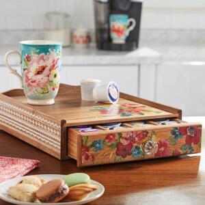 DESCRIPTION: WILDFLOWER WHIMSY COFFEE POD ORGANIZER BRAND/MODEL: THE PIONEER WOMAN RETAIL$: $37.98 SIZE: 14"X11" QTY: 1