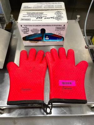 (1) PAIR OF RUBBER CHEFAITH GLOVES AND (1) BOX OF CLEANER.